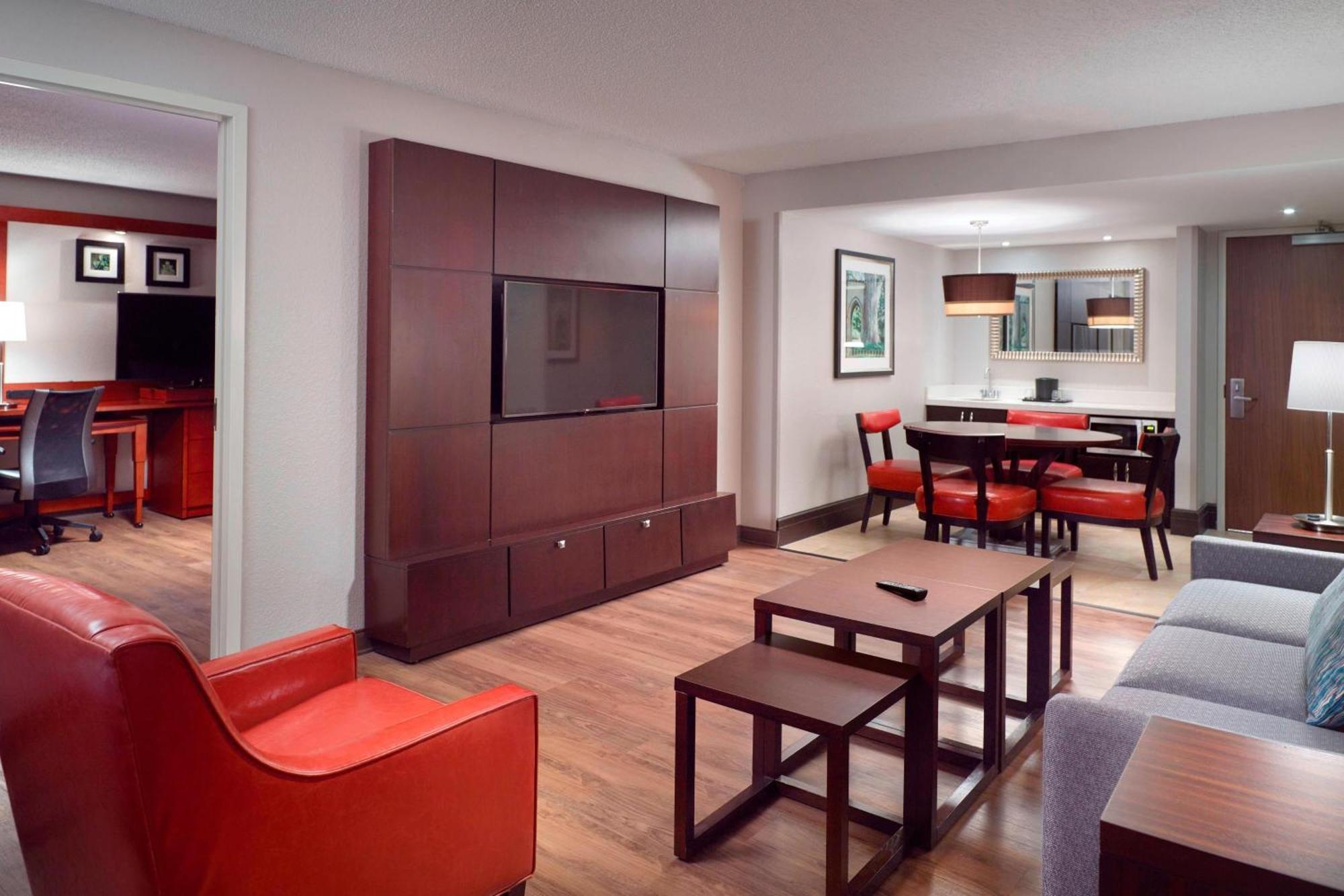 מלון Courtyard Atlanta Decatur Downtown/Emory מראה חיצוני תמונה